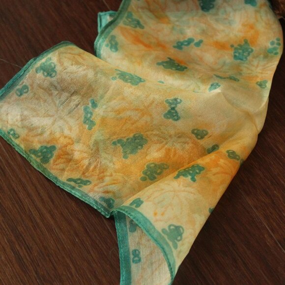 Vintage 1950s Handkerchief, Orange and Green Silk with a Leaf Pattern, Hankie - Picture 8 of 10